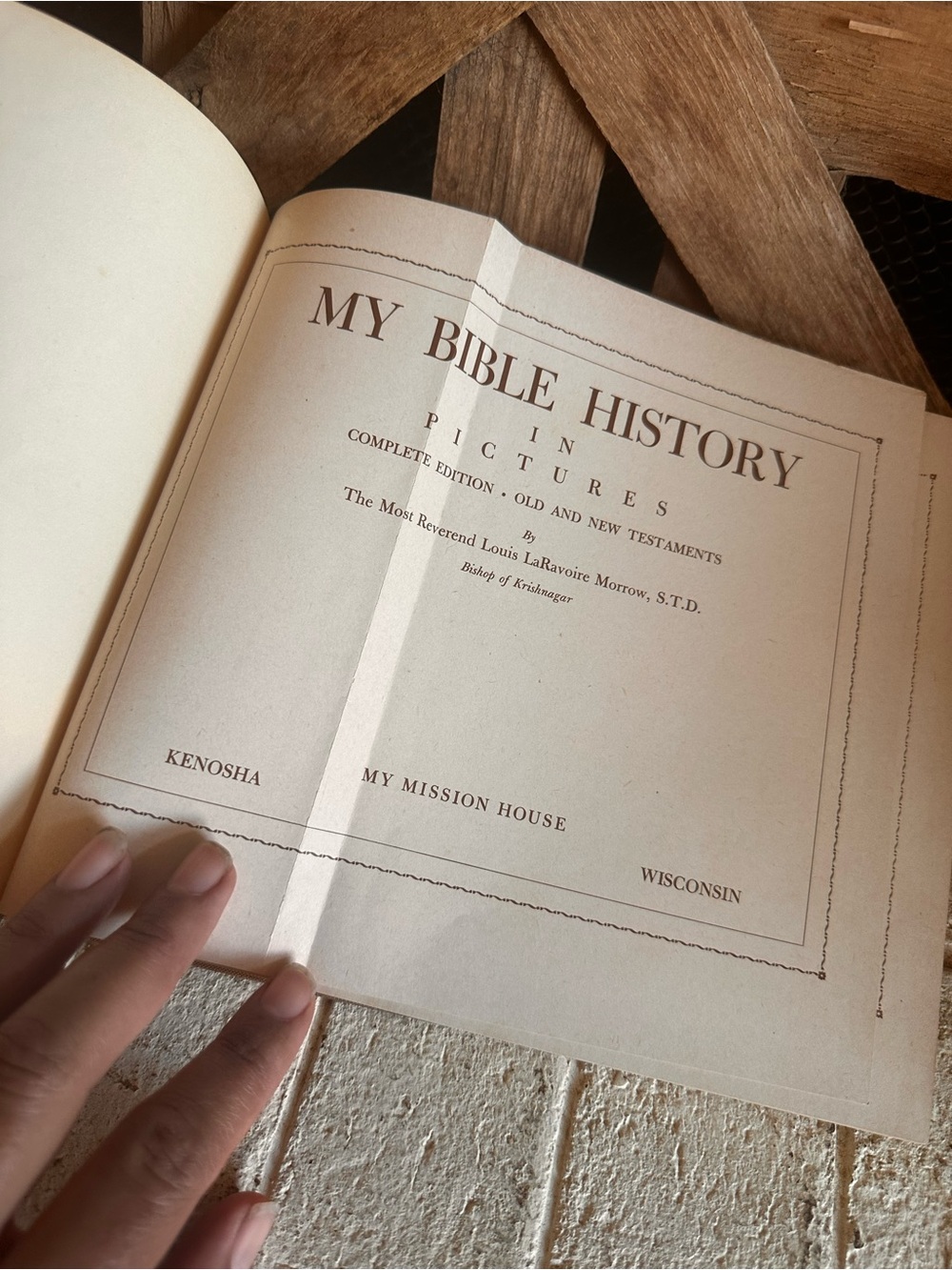 Vintage 1950 My Bible History In Pictures Bishop Morrow Catholic Hardcover Book - Picture 4 of 14
